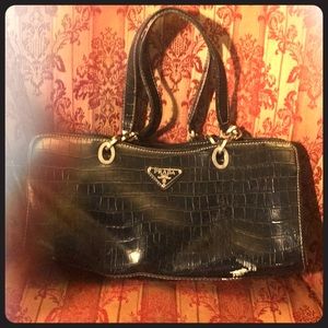 Medium size ladies purse